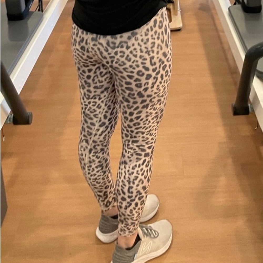 Spiritual gangster leggings like new! Leopard/cheetah